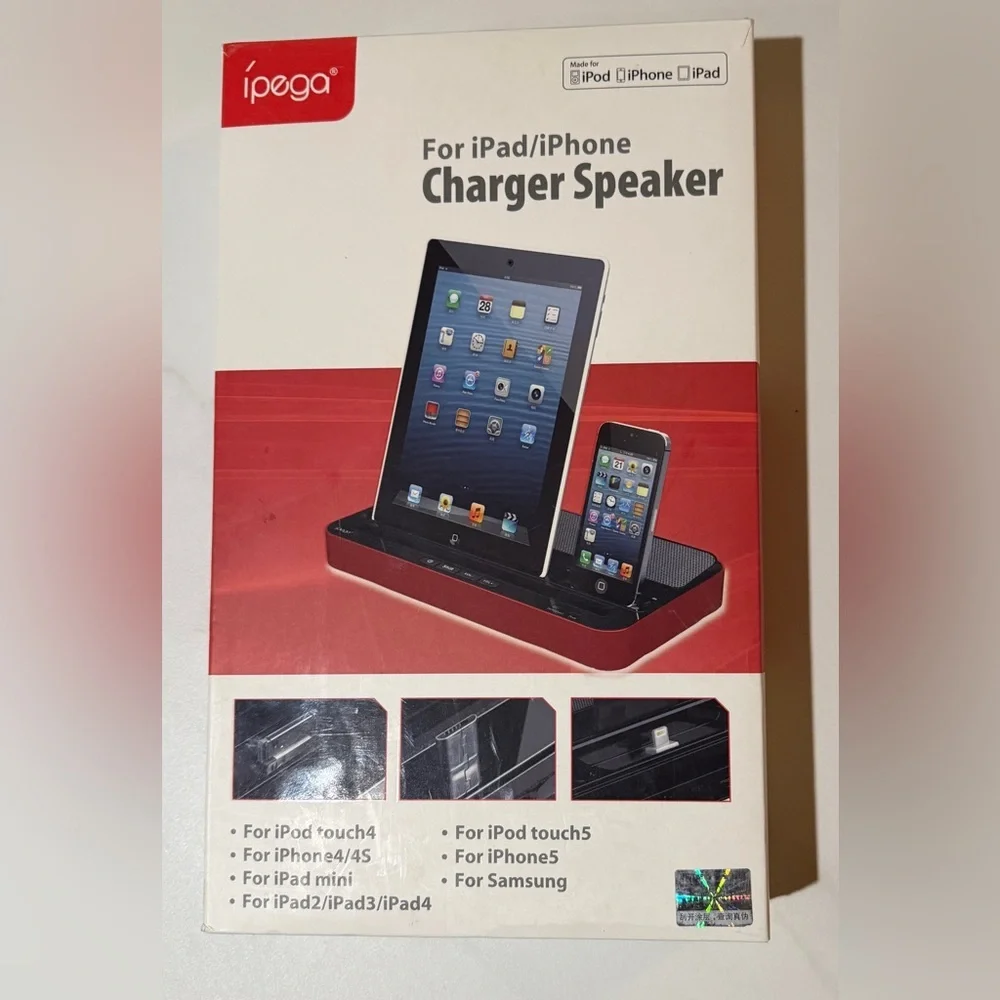 iPega Charger Speaker Dock in Black and silver